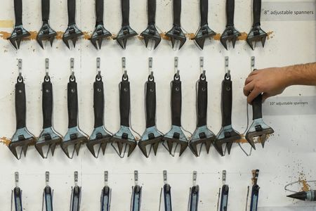 tagreuters.com2025binary_LYNXMPELB1094-VIEWIMAGE