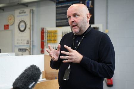 tagreuters.com2025binary_LYNXMPELB109N-VIEWIMAGE