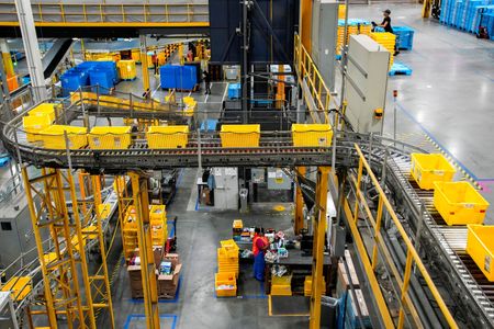 tagreuters.com2025binary_LYNXMPELB113O-VIEWIMAGE