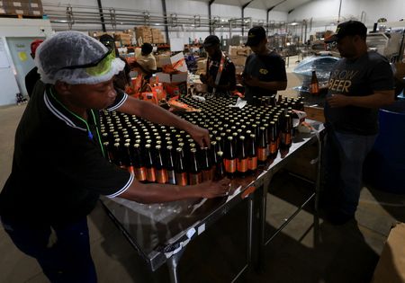 tagreuters.com2025binary_LYNXMPEL3D09W-VIEWIMAGE