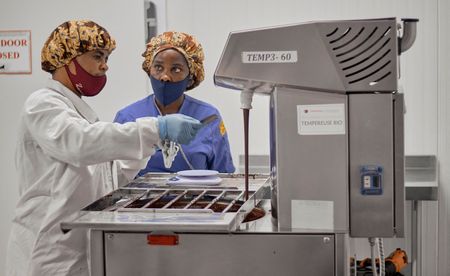 tagreuters.com2025binary_LYNXMPEL3O08B-VIEWIMAGE