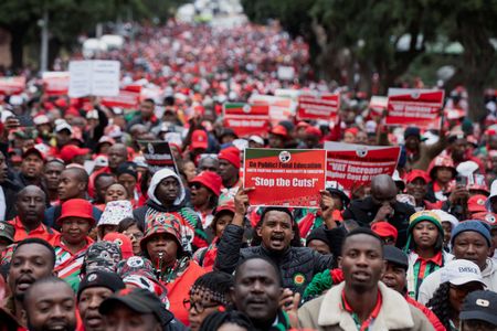 tagreuters.com2025binary_LYNXMPEL4L0V2-VIEWIMAGE