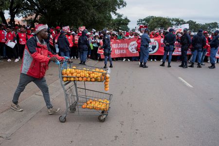 tagreuters.com2025binary_LYNXMPEL4L0V3-VIEWIMAGE