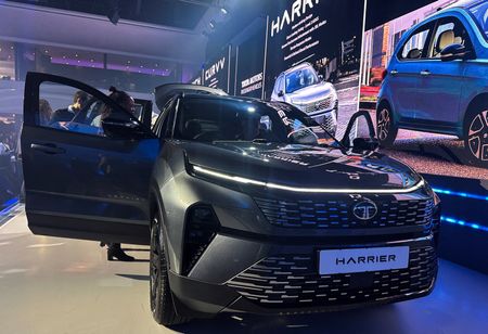 tagreuters.com2025binary_LYNXMPEL7J07B-VIEWIMAGE