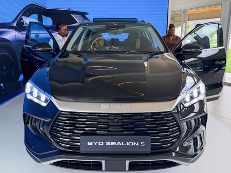 tagreuters.com2025binary_LYNXMPELB30Z3-VIEWIMAGE