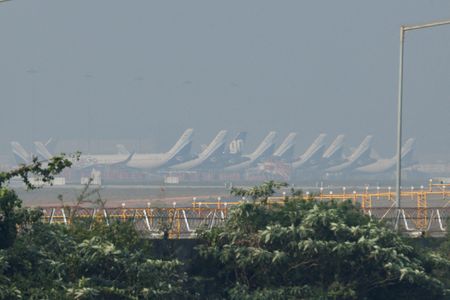 tagreuters.com2025binary_LYNXMPELB8065-VIEWIMAGE