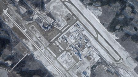 tagreuters.com2025binary_LYNXNPEL2P0C4-VIEWIMAGE