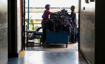 tagreuters.com2025binary_LYNXNPEL360KC-VIEWIMAGE