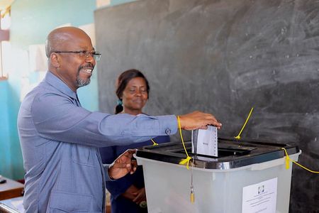 tagreuters.com2025binary_LYNXMPEL3B06V-VIEWIMAGE