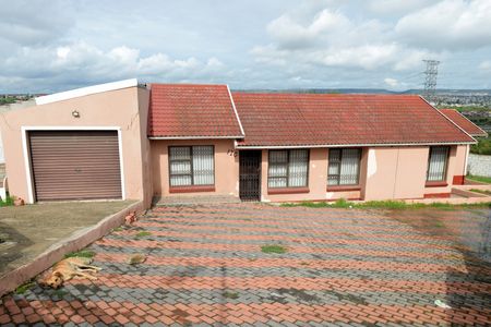 tagreuters.com2025binary_LYNXMPEL3F0K3-VIEWIMAGE