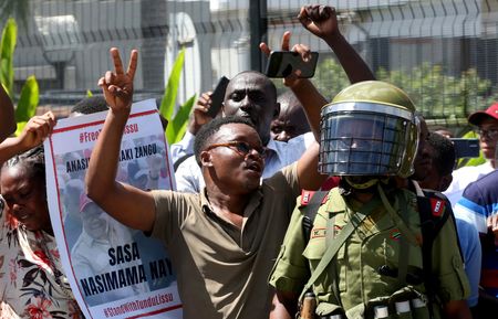 tagreuters.com2025binary_LYNXMPEL4I0NV-VIEWIMAGE