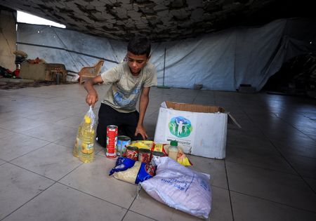 tagreuters.com2025binary_LYNXMPEL7C0VJ-VIEWIMAGE