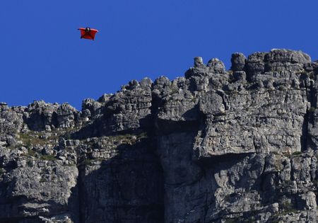 tagreuters.com2025binary_LYNXMPEL7L084-VIEWIMAGE