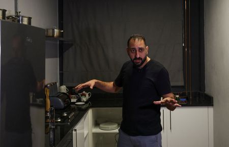 tagreuters.com2025binary_LYNXMPELAD0ZR-VIEWIMAGE