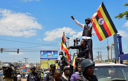 tagreuters.com2025binary_LYNXMPELB70XS-VIEWIMAGE