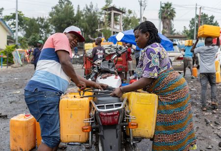 tagreuters.com2025binary_LYNXNPEL0U0GM-VIEWIMAGE