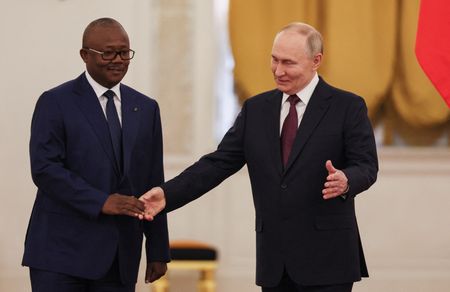 tagreuters.com2025binary_LYNXNPEL1P0KP-VIEWIMAGE