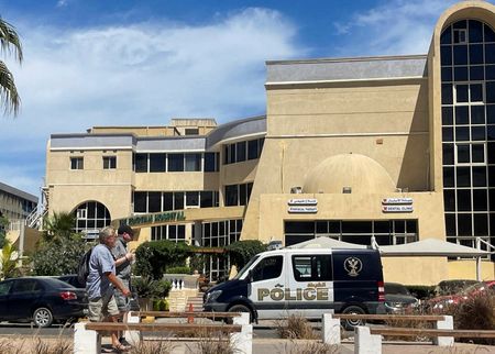 tagreuters.com2025binary_LYNXNPEL2Q0NV-VIEWIMAGE