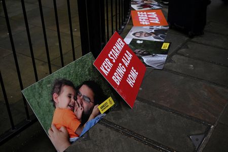 tagreuters.com2025binary_LYNXNPEL880MH-VIEWIMAGE