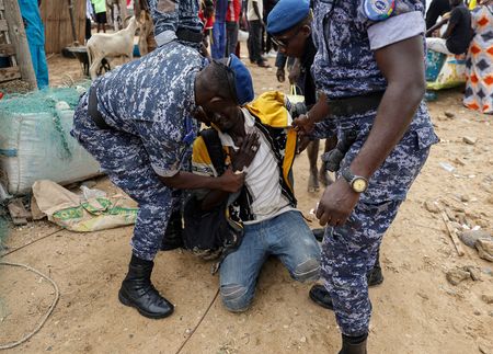 tagreuters.com2025binary_LYNXNPEL8F0R2-VIEWIMAGE