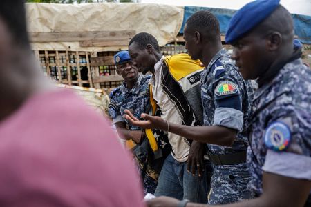 tagreuters.com2025binary_LYNXNPEL8F0R6-VIEWIMAGE