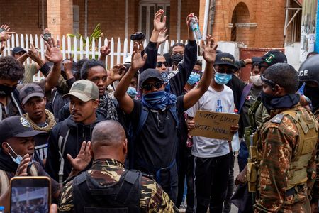 tagreuters.com2025binary_LYNXNPEL9021H-VIEWIMAGE