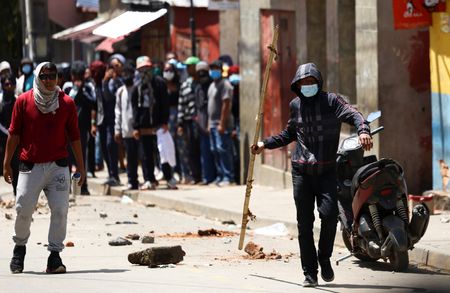 tagreuters.com2025binary_LYNXNPEL920KX-VIEWIMAGE