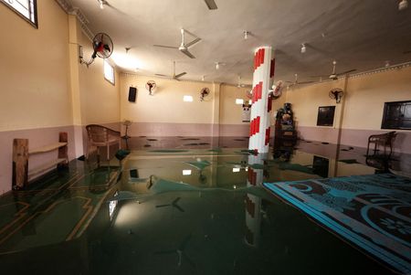 tagreuters.com2025binary_LYNXNPEL950S3-VIEWIMAGE