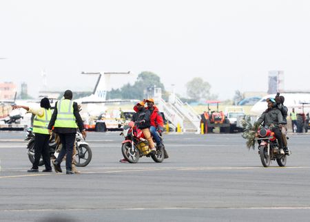 tagreuters.com2025binary_LYNXNPEL9F0C7-VIEWIMAGE