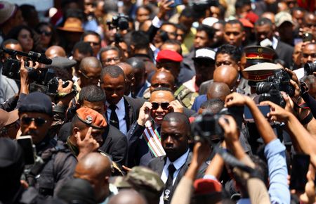 tagreuters.com2025binary_LYNXNPEL9G0GF-VIEWIMAGE