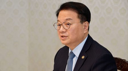 tagreuters.com2023binary_LYNXMPEJ1809J-VIEWIMAGE