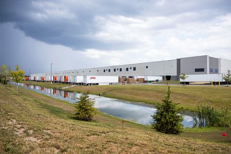 tagreuters.com2024binary_LYNXMPEK6G0CB-VIEWIMAGE