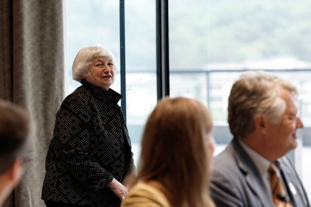 tagreuters.com2024binary_LYNXNPEK3402Y-VIEWIMAGE