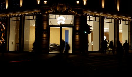 tagreuters.com2025binary_LYNXMPEL0109F-VIEWIMAGE