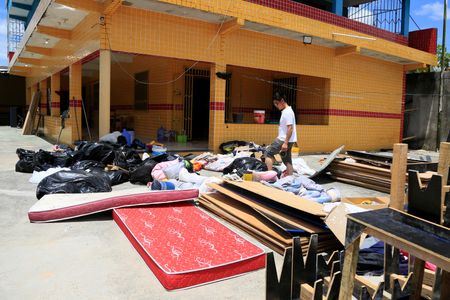 tagreuters.com2025binary_LYNXMPEL070HU-VIEWIMAGE