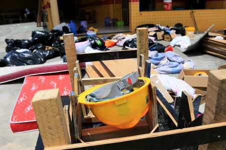 tagreuters.com2025binary_LYNXMPEL070HW-VIEWIMAGE