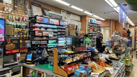 tagreuters.com2025binary_LYNXMPEL290W8-VIEWIMAGE