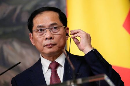 tagreuters.com2025binary_LYNXMPEL3E15L-VIEWIMAGE