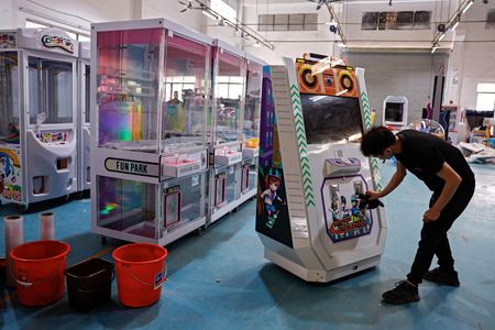 tagreuters.com2025binary_LYNXMPEL3F0EO-VIEWIMAGE