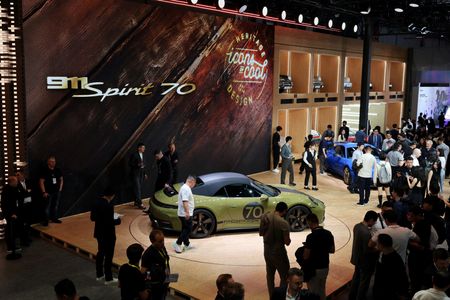 tagreuters.com2025binary_LYNXMPEL3N09U-VIEWIMAGE