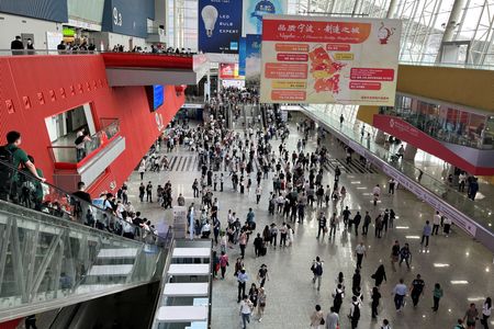 tagreuters.com2025binary_LYNXMPEL3N0DW-VIEWIMAGE