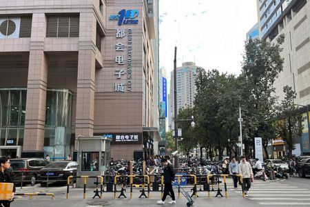 tagreuters.com2025binary_LYNXMPEL4102U-VIEWIMAGE