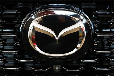 tagreuters.com2025binary_LYNXMPEL4C02Y-VIEWIMAGE