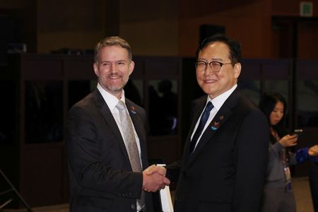 tagreuters.com2025binary_LYNXMPEL4E05F-VIEWIMAGE