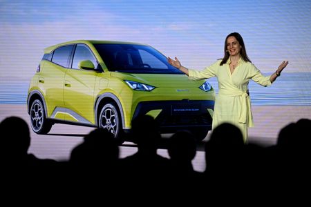 tagreuters.com2025binary_LYNXMPEL4K0IU-VIEWIMAGE