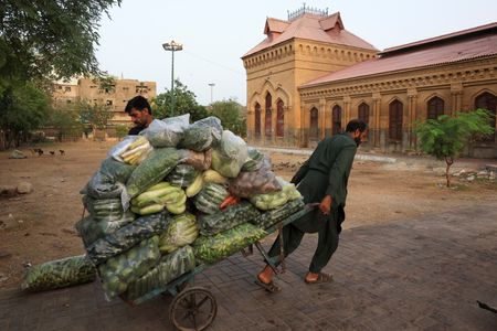 tagreuters.com2025binary_LYNXMPEL590AA-VIEWIMAGE