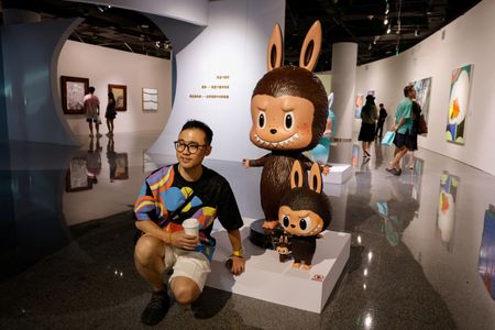 tagreuters.com2025binary_LYNXMPEL590L1-VIEWIMAGE