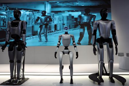 tagreuters.com2025binary_LYNXMPEL750Q4-VIEWIMAGE