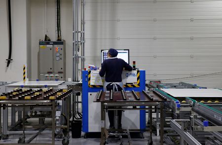 tagreuters.com2025binary_LYNXMPEL800L3-VIEWIMAGE