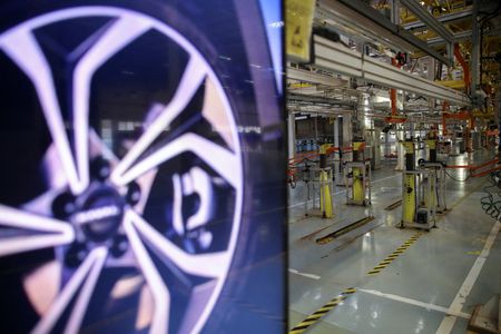 tagreuters.com2025binary_LYNXMPEL8302Y-VIEWIMAGE